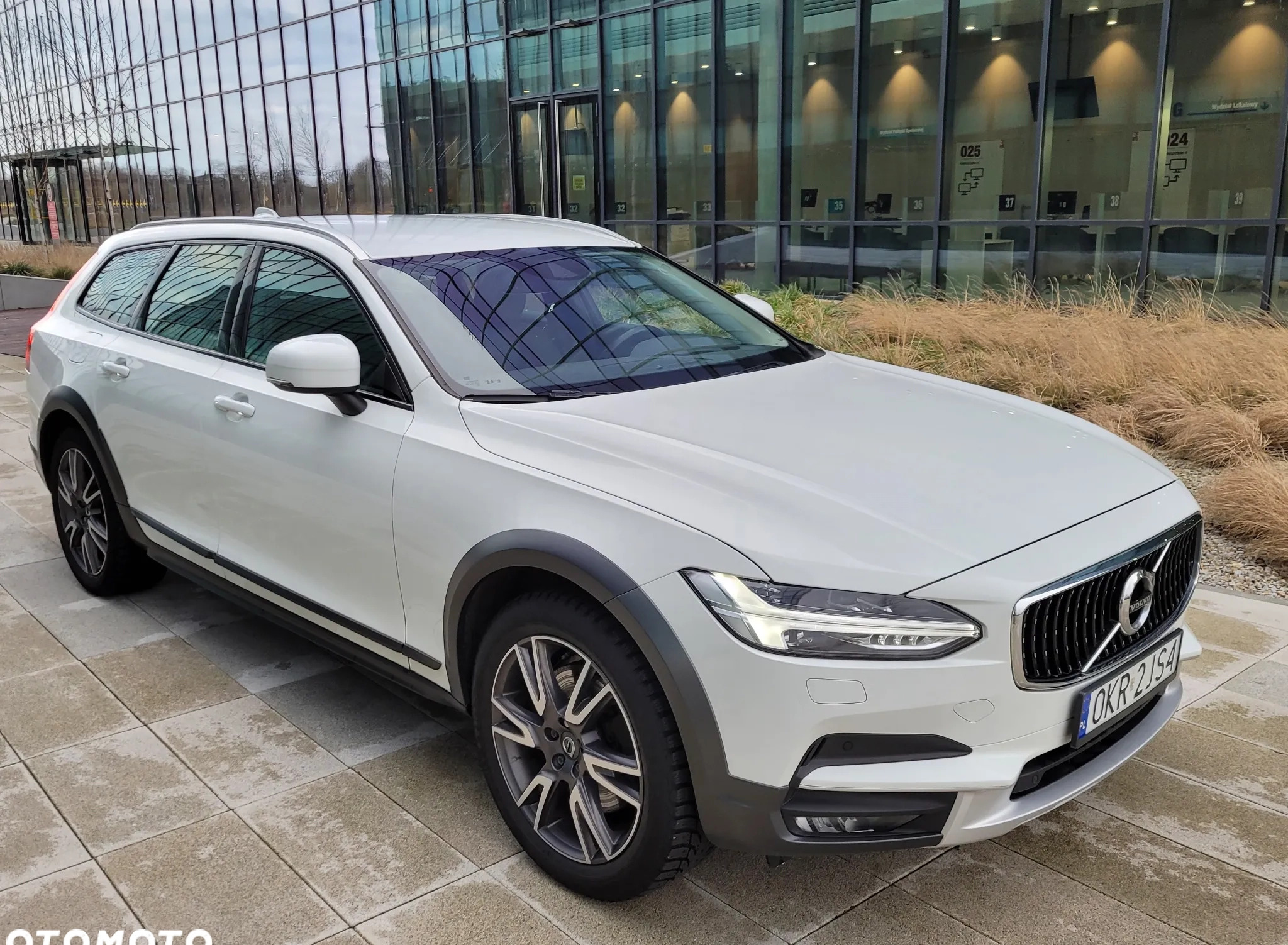 Volvo V90 Cross Country cena 129900 przebieg: 182000, rok produkcji 2020 z Zdzieszowice małe 704